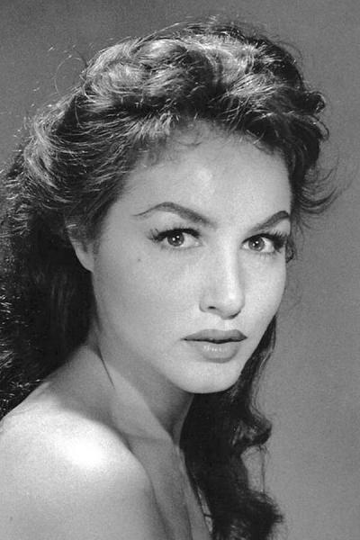 julie-newmar-89-ans-actrice-cinefeel-me